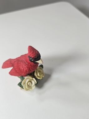 Red Cardinal Bird Figurine with Cream Flowers - Decorative Pet Bird Accent